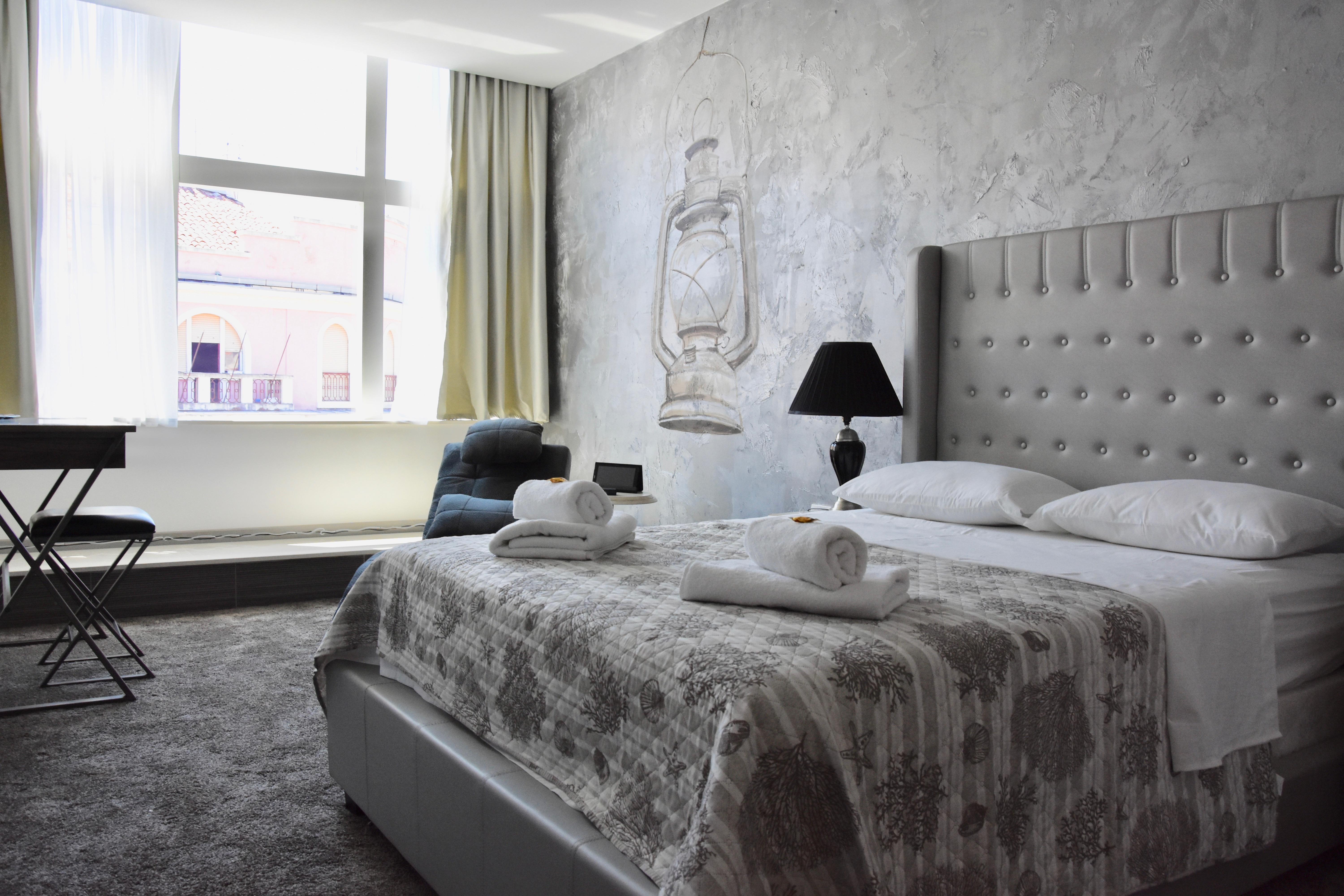 Prima Luce Downtown Hotell Split Exteriör bild