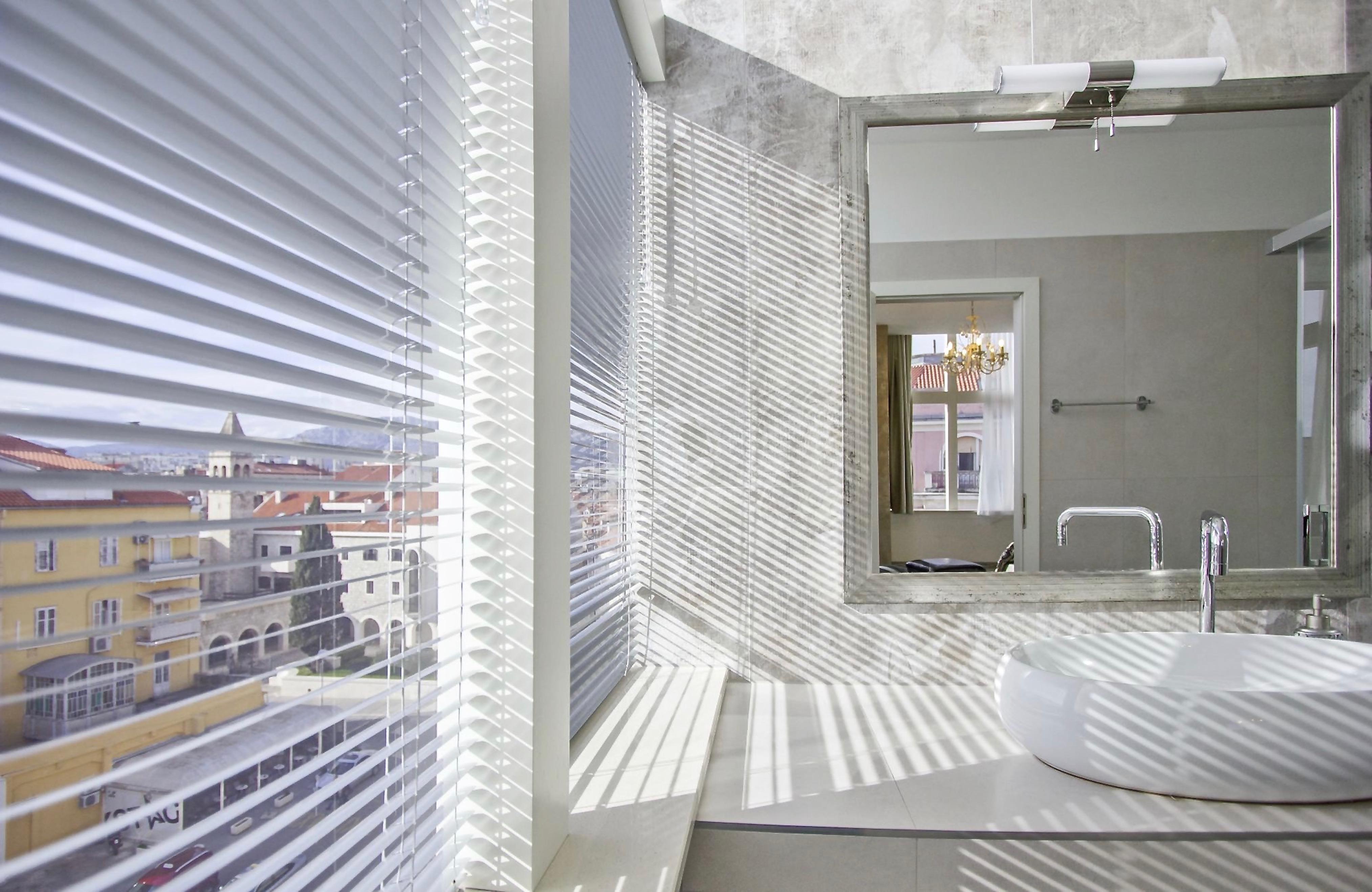 Prima Luce Downtown Hotell Split Exteriör bild