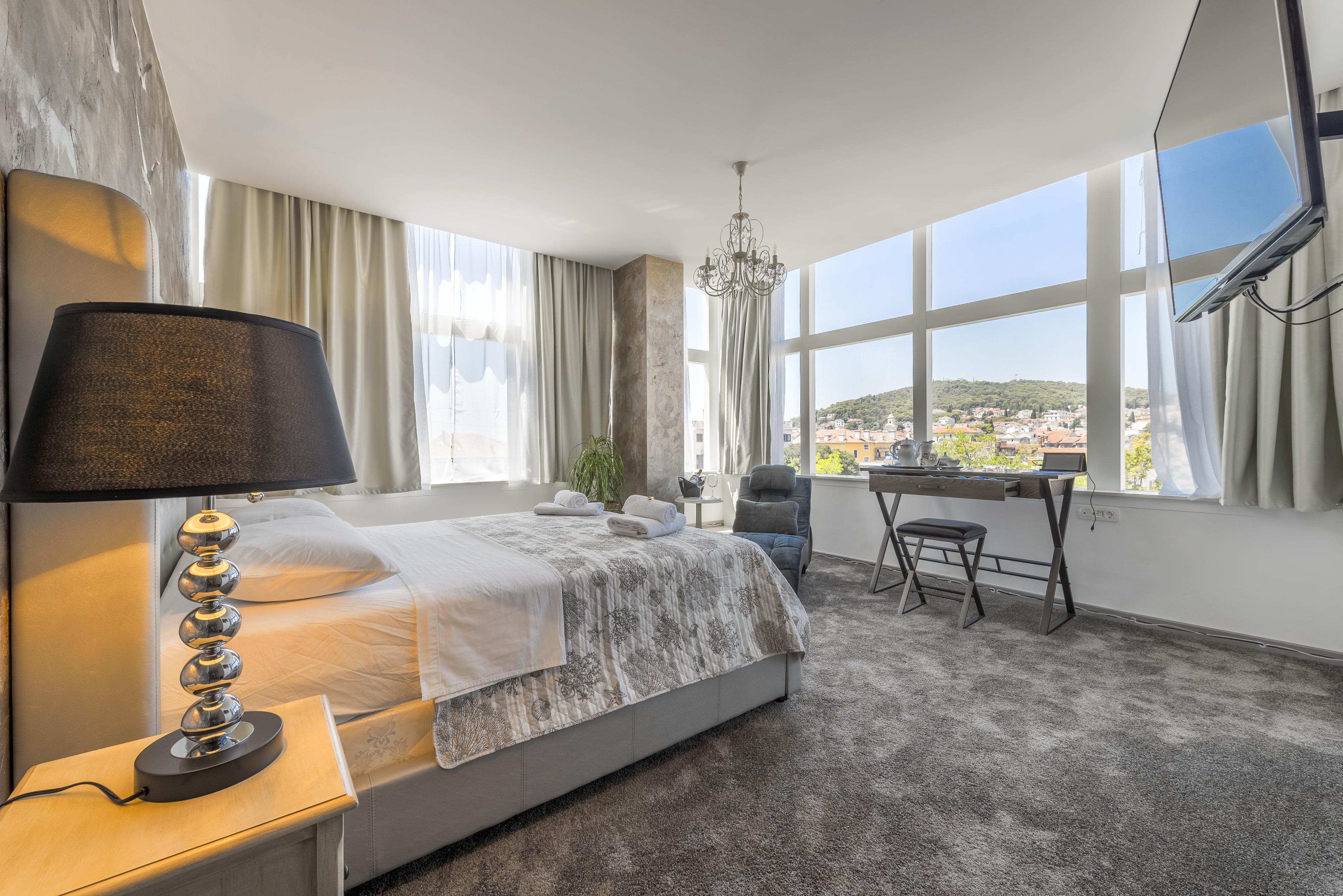Prima Luce Downtown Hotell Split Exteriör bild