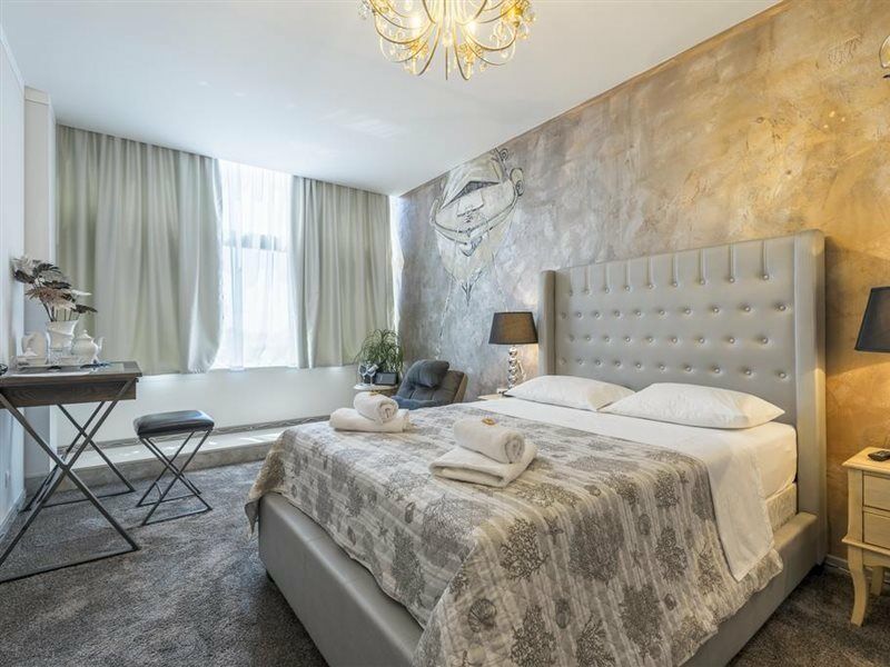 Prima Luce Downtown Hotell Split Exteriör bild